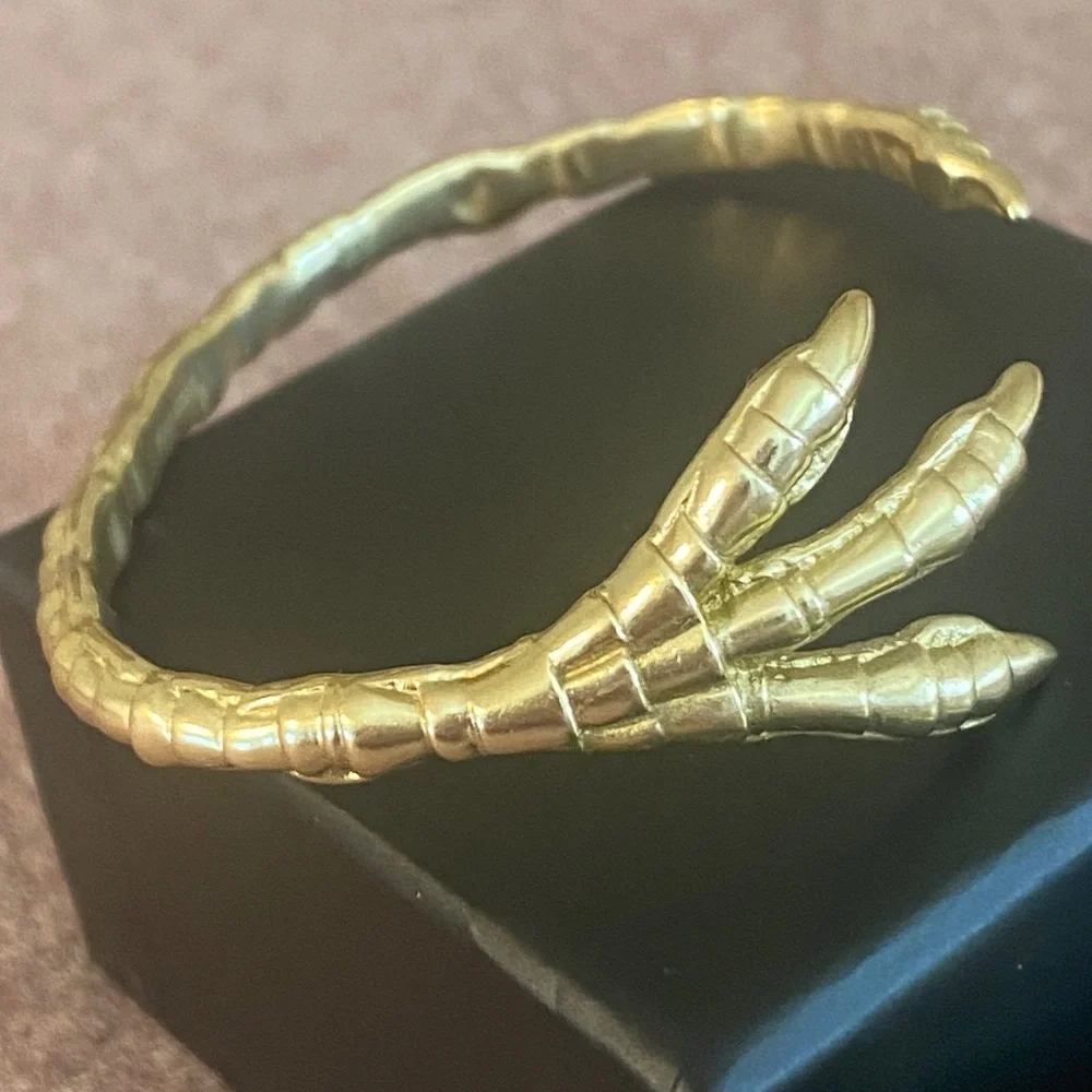 Verameat Fearless Talon Cuff / Brass - Picture 10 of 12